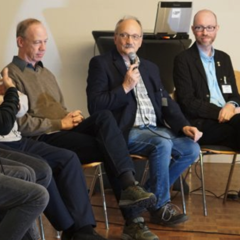 GEP-Diskussionsrunde Drei GEP-Mitglieder in einer Diskussionsrunde